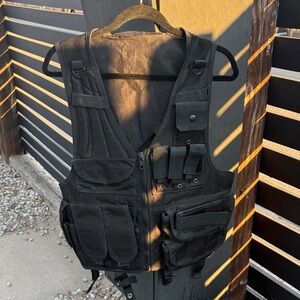 SWISS ARMS Tactical Black Utility Vest Large Men’s